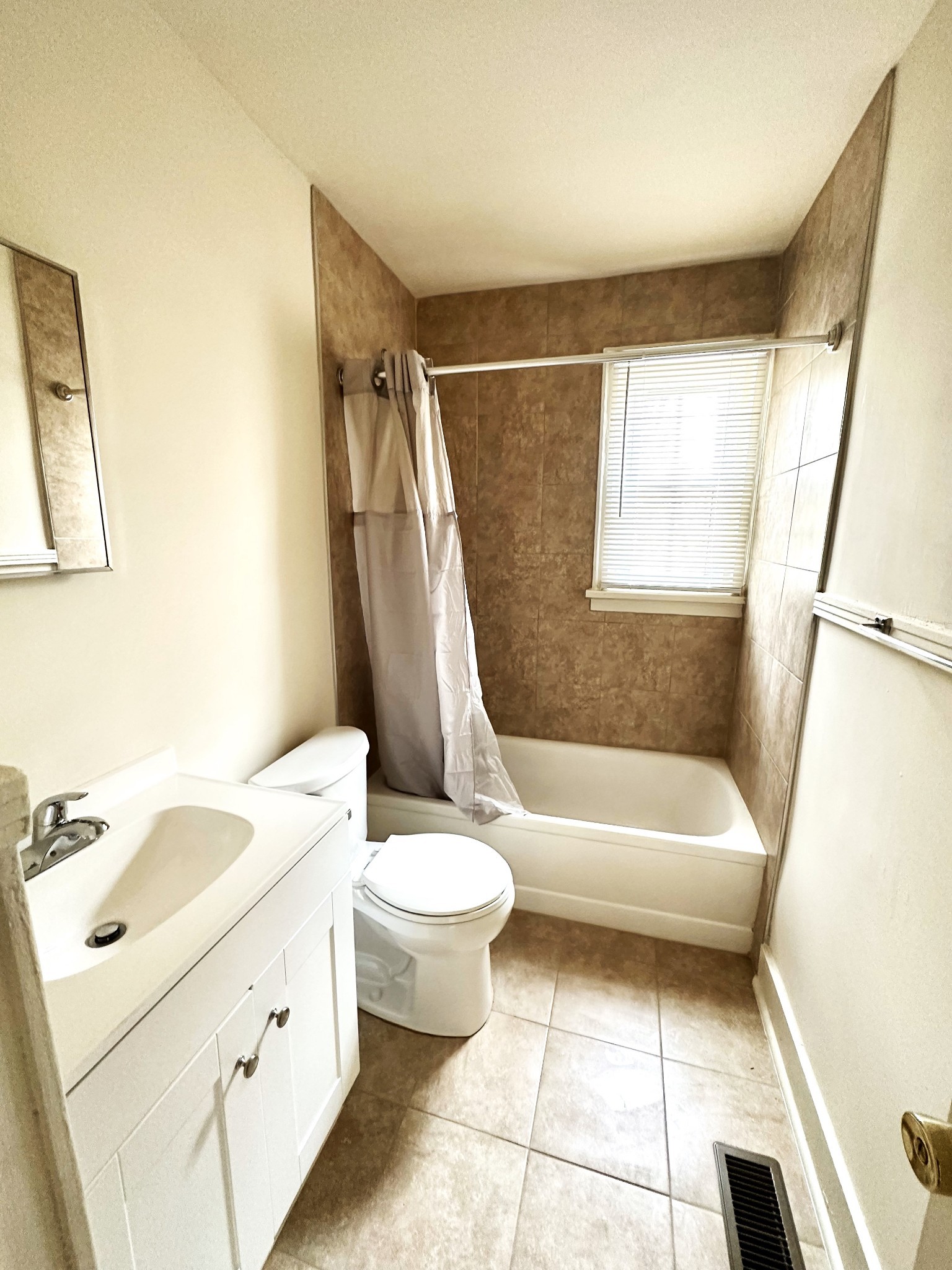 1227 Daniel Street Clarksville TN 37040