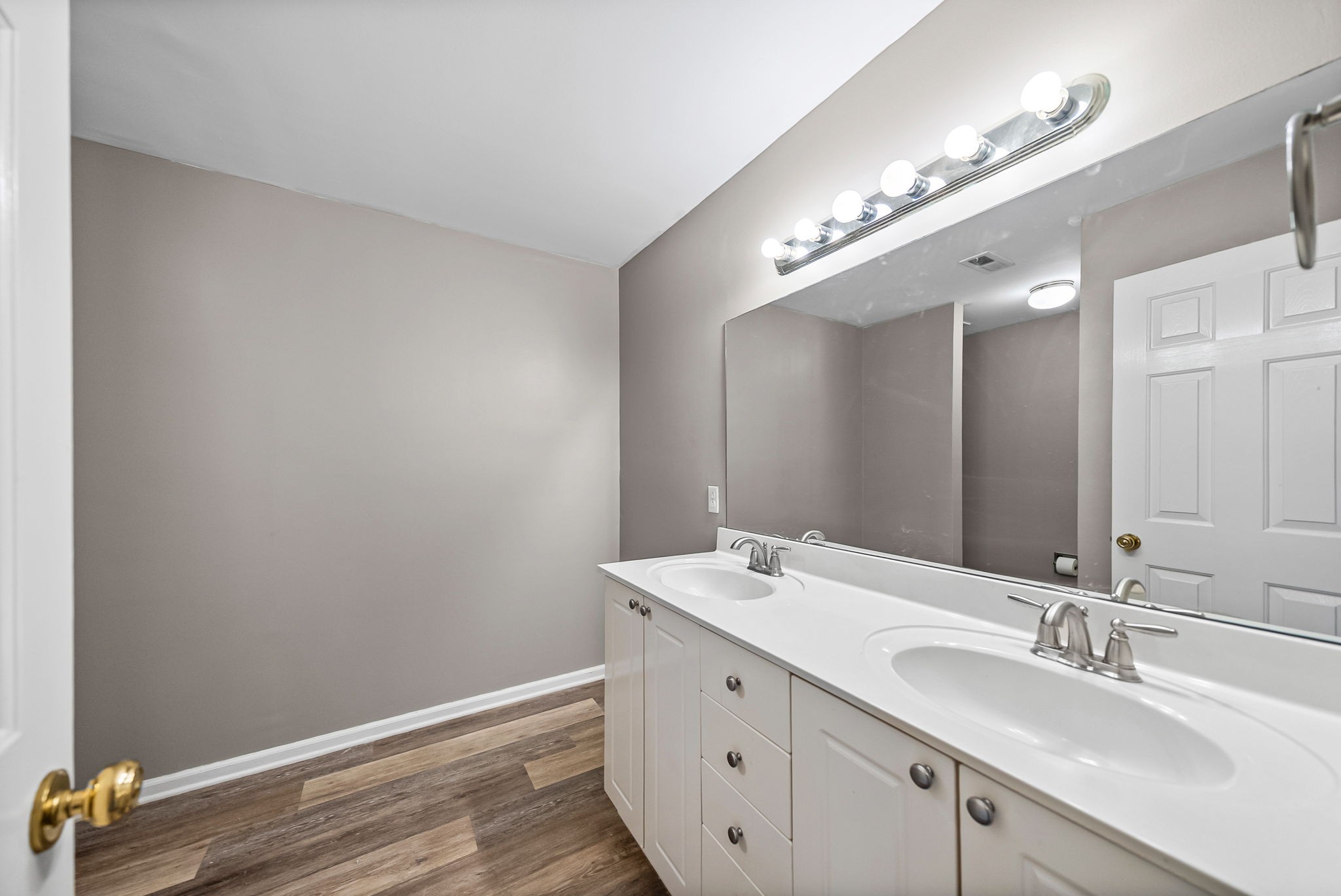 2121 Highway 12, S Ashland City TN 37015