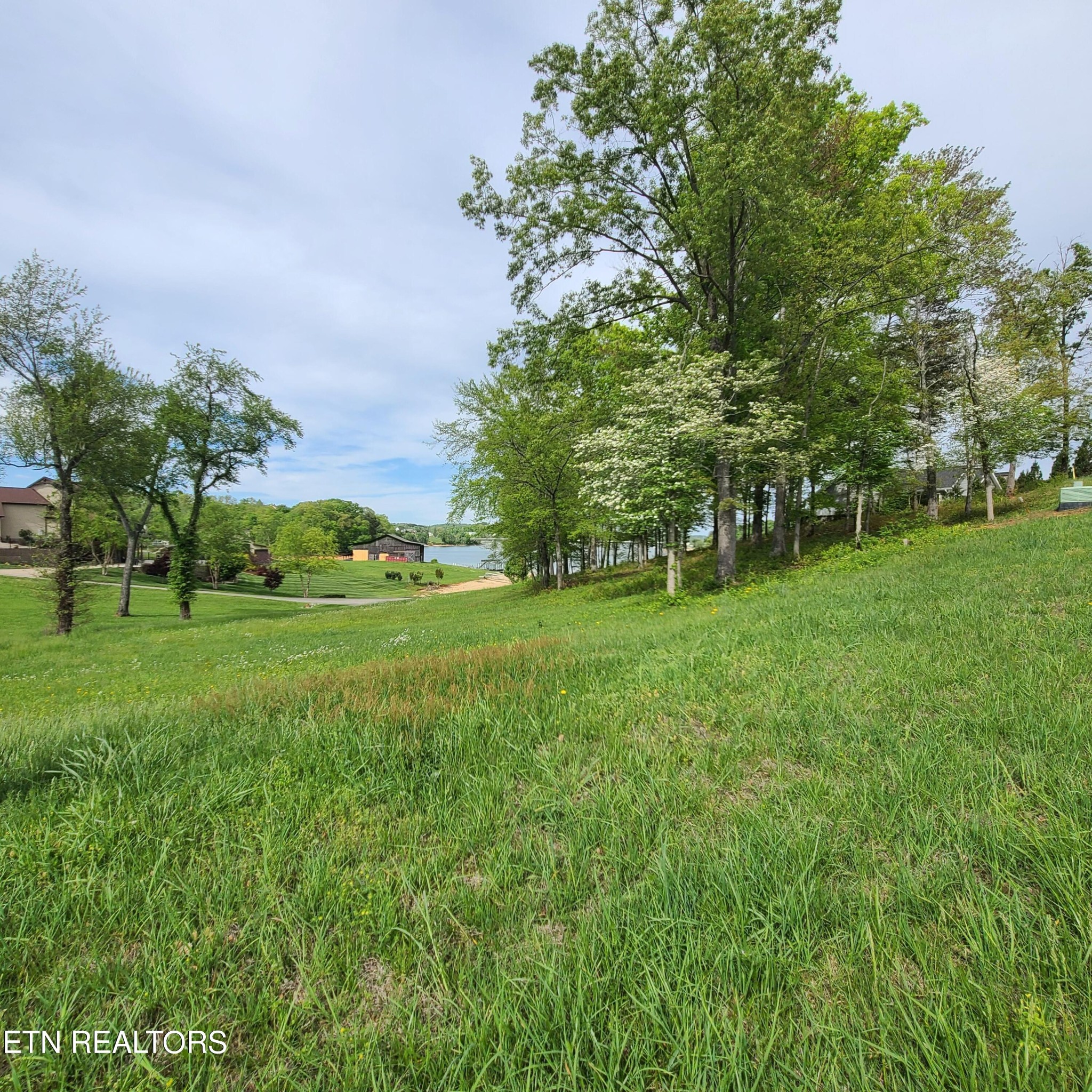 92 Majestic Circle Dandridge TN 37725