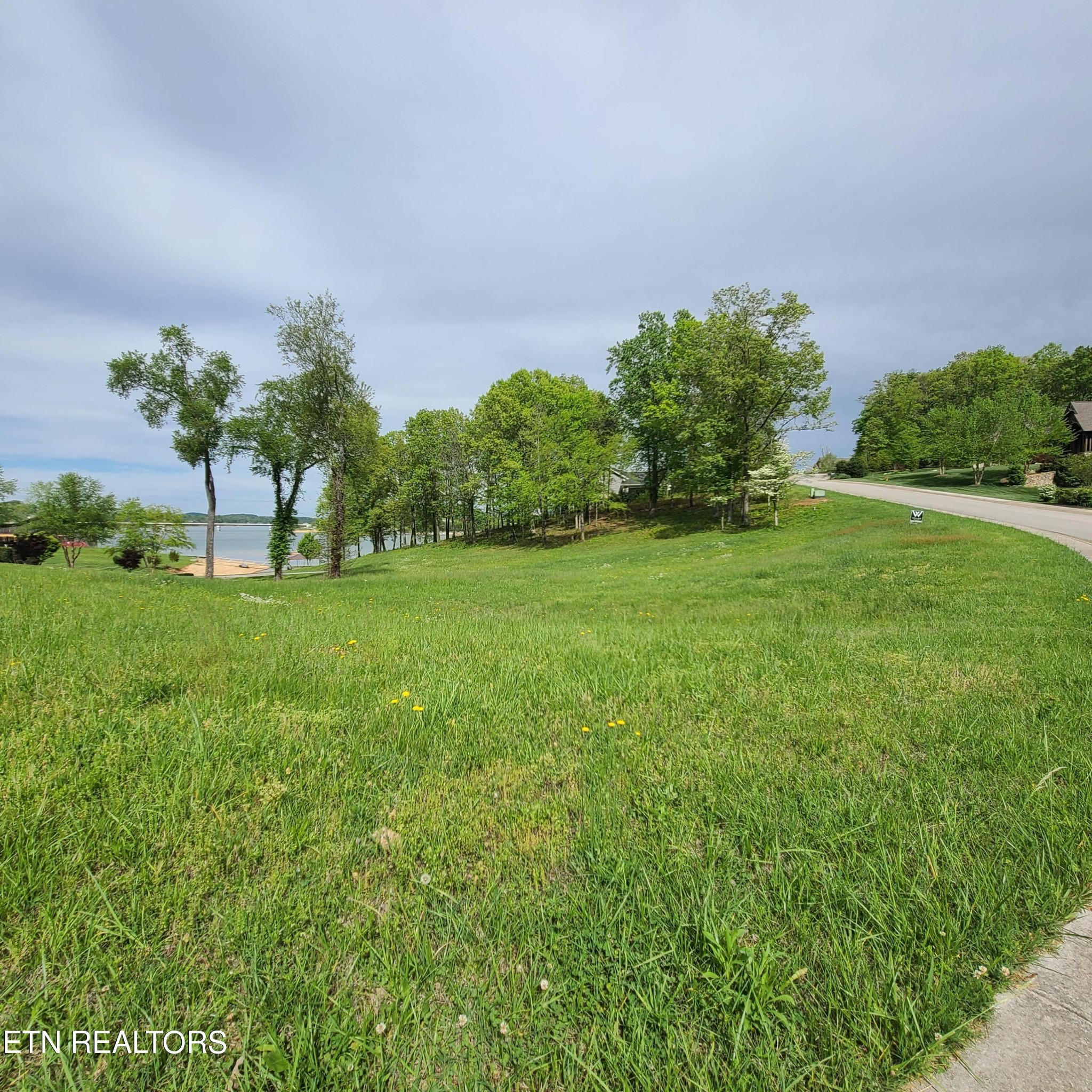 92 Majestic Circle Dandridge TN 37725