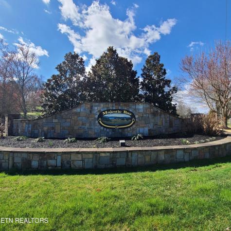 92 Majestic Circle Dandridge TN 37725