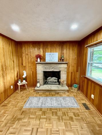 558 First Avenue S, S Baxter TN 38544