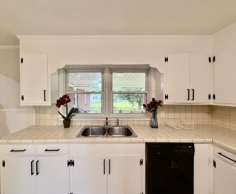 558 First Avenue S, S Baxter TN 38544