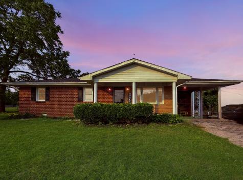 558 First Avenue S, S Baxter TN 38544