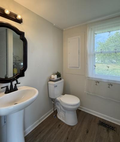 558 First Avenue S, S Baxter TN 38544