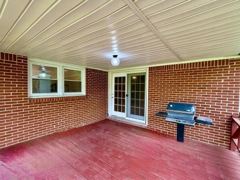 558 First Avenue S, S Baxter TN 38544