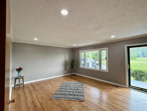 558 First Avenue S, S Baxter TN 38544