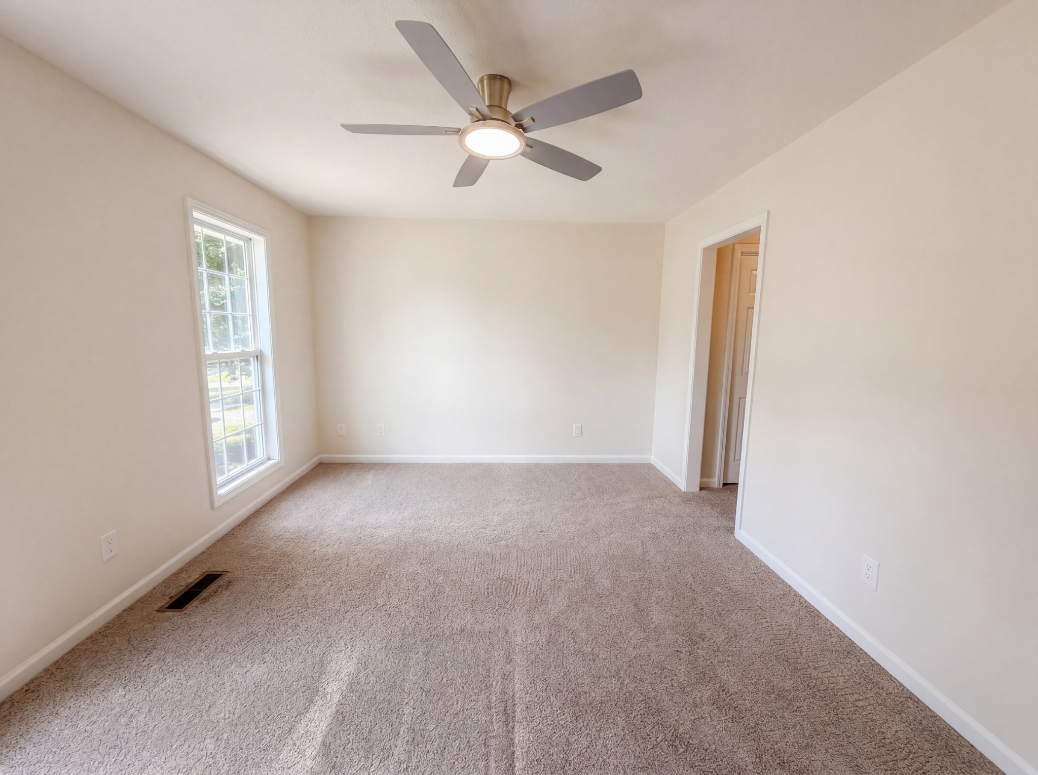 135 Silver Leaf Circle Dickson TN 37055