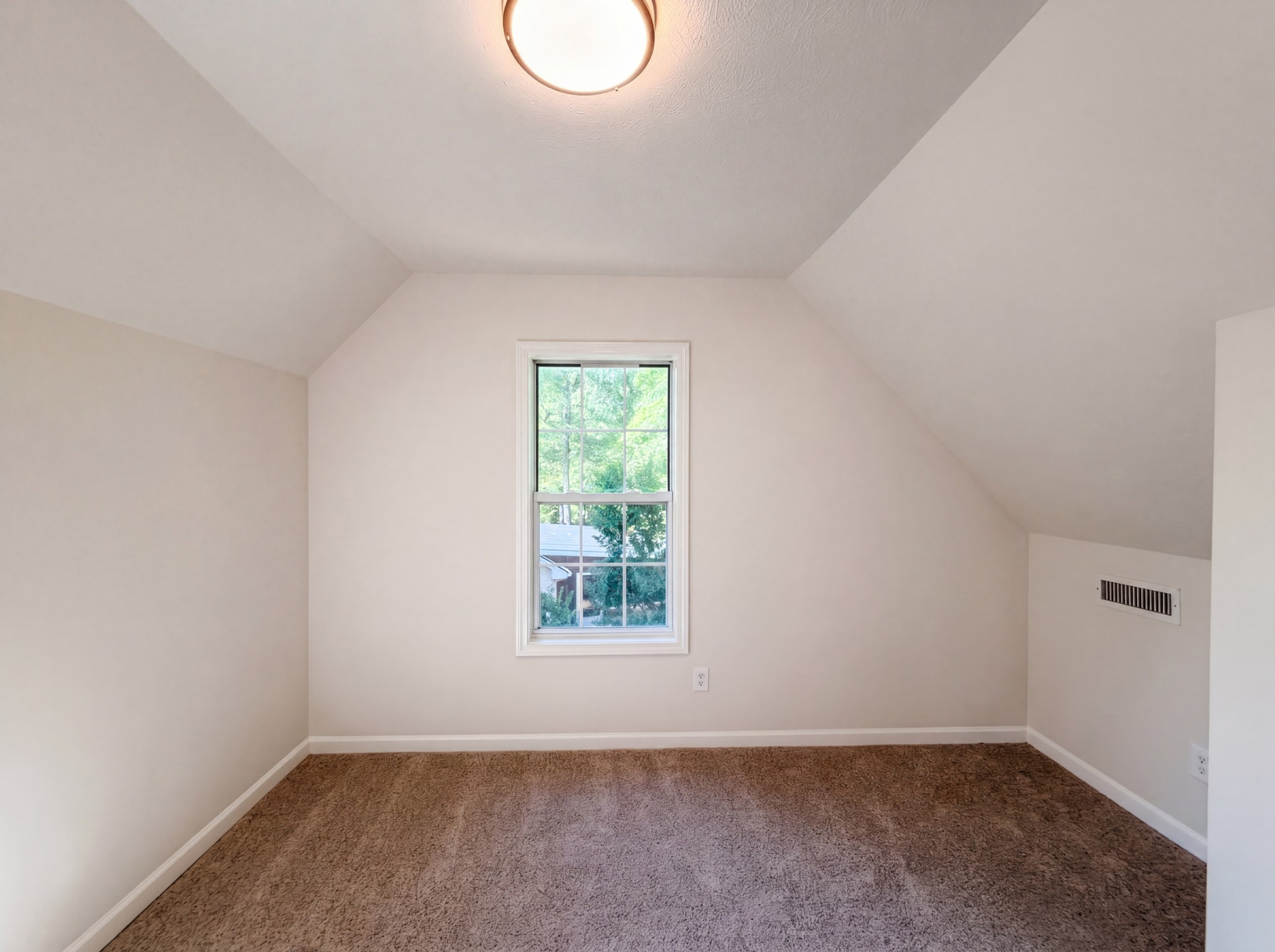 135 Silver Leaf Circle Dickson TN 37055
