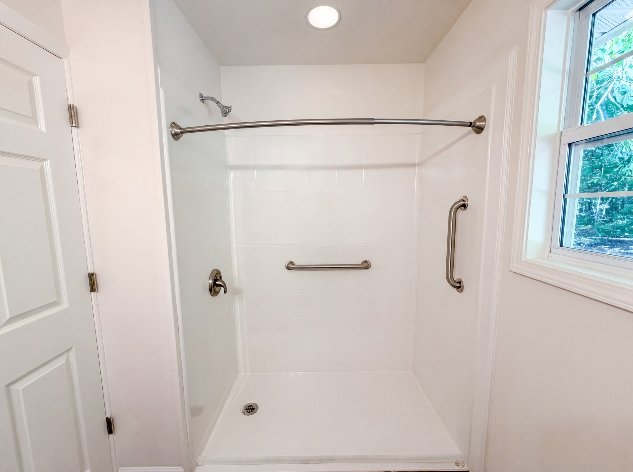 135 Silver Leaf Circle Dickson TN 37055