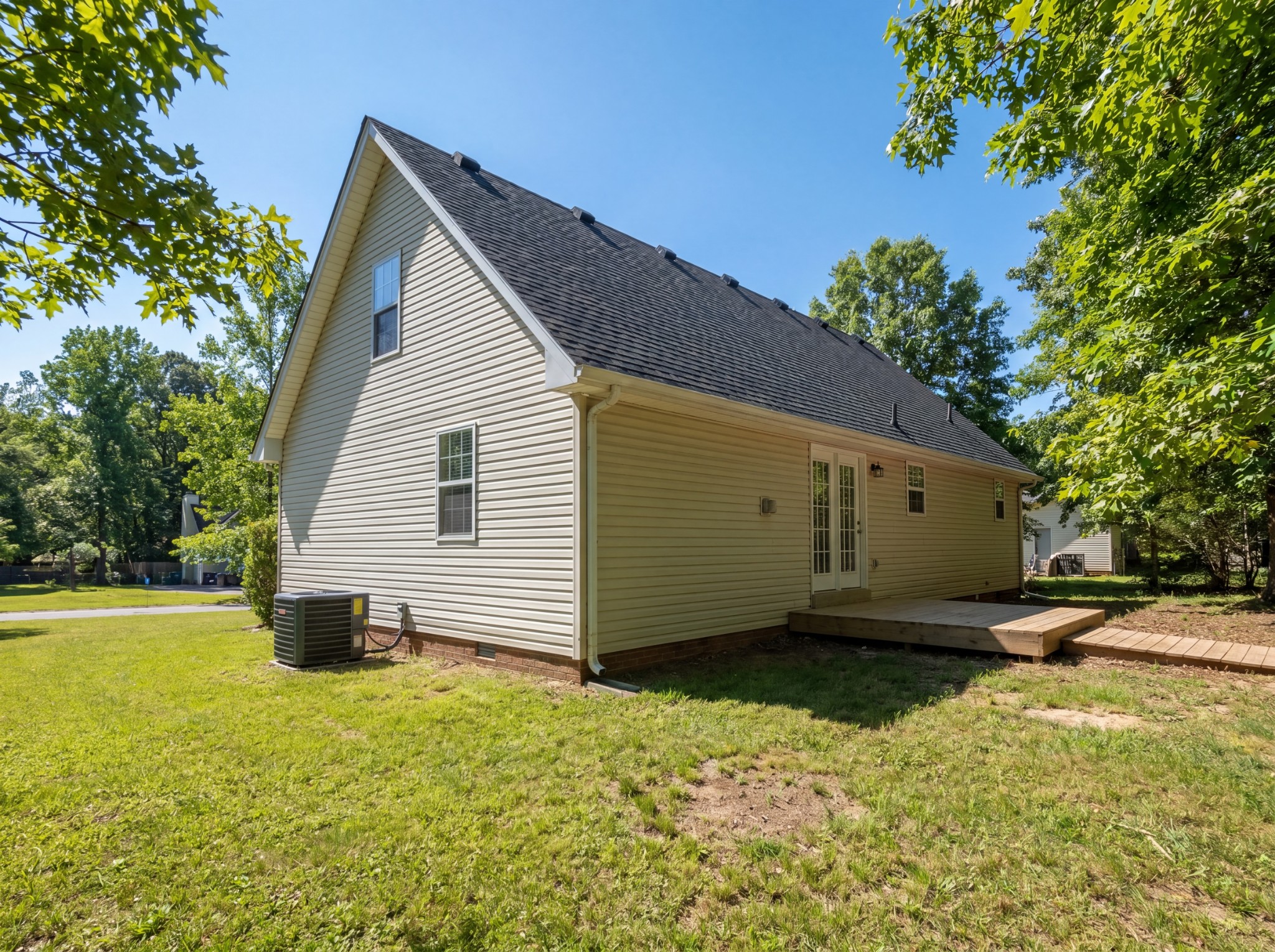 135 Silver Leaf Circle Dickson TN 37055