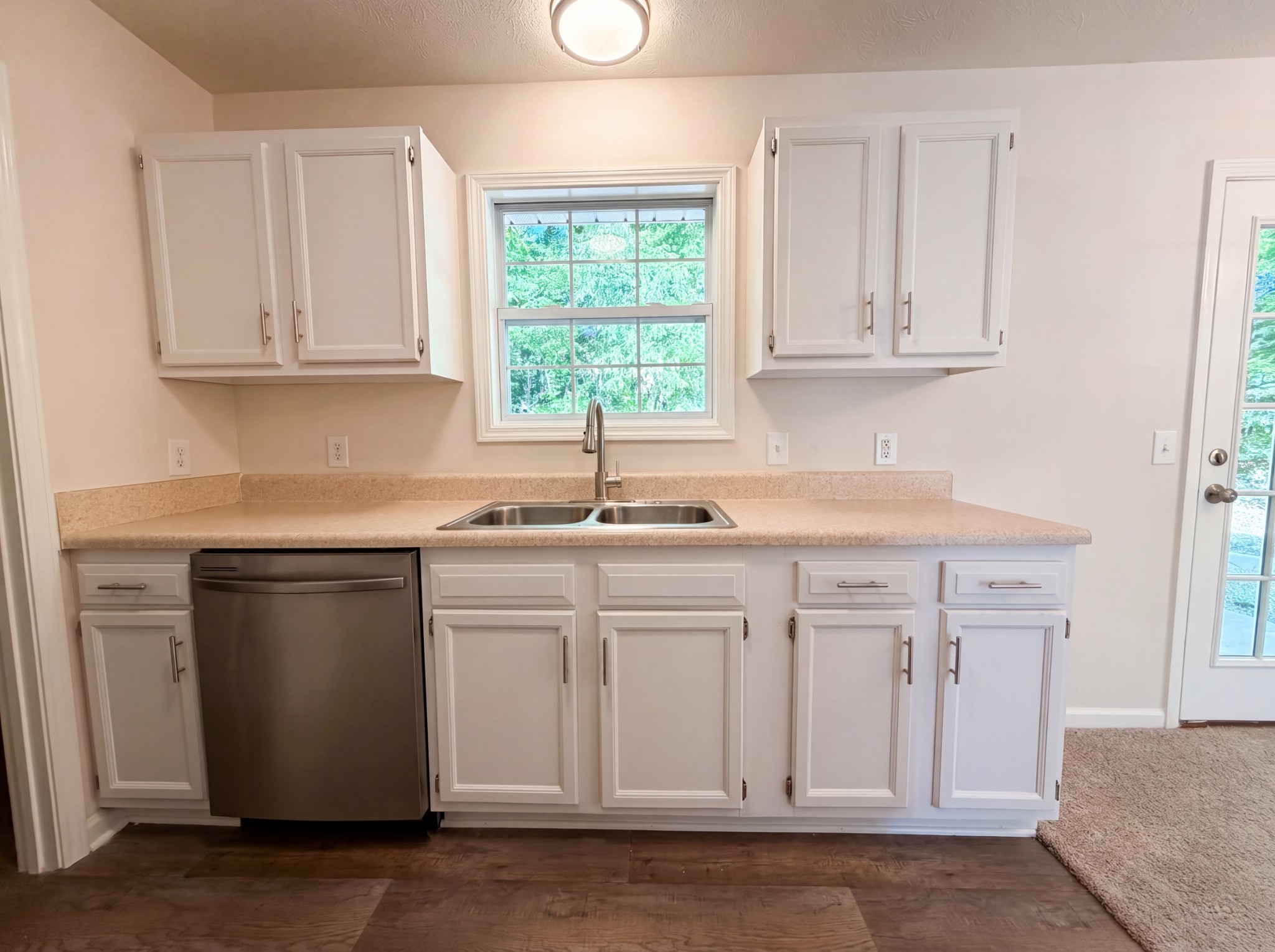 135 Silver Leaf Circle Dickson TN 37055