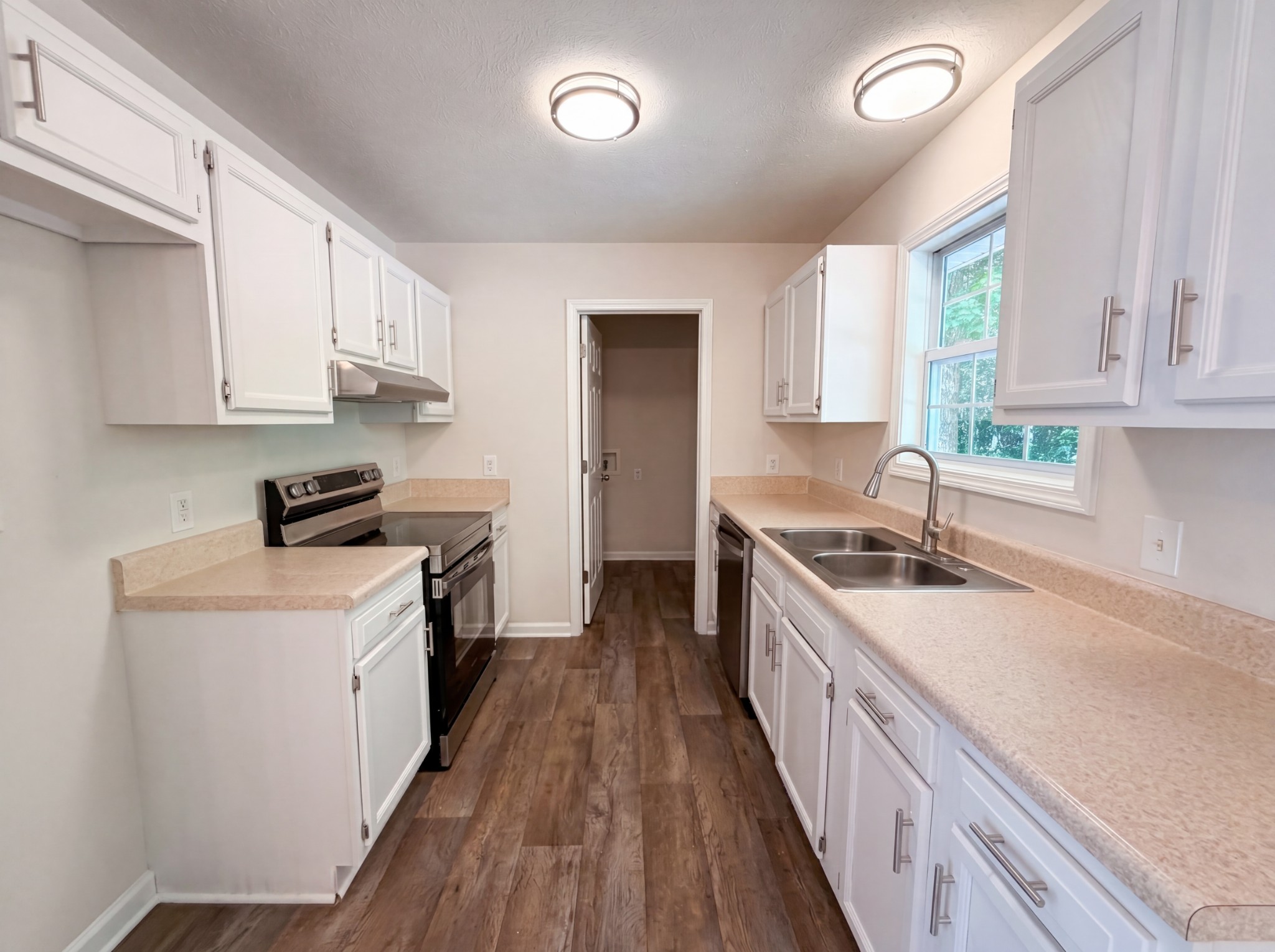 135 Silver Leaf Circle Dickson TN 37055