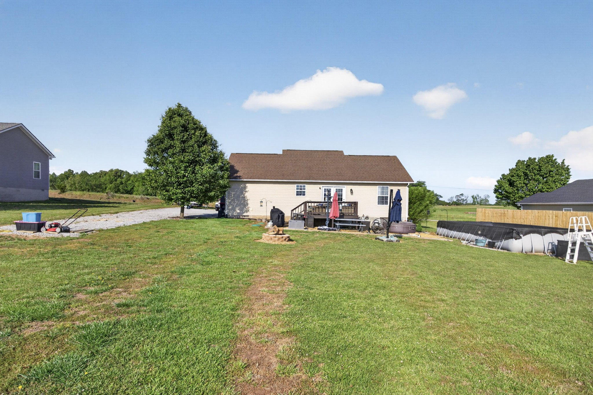 15501 Old Kentucky Road Walling TN 38587