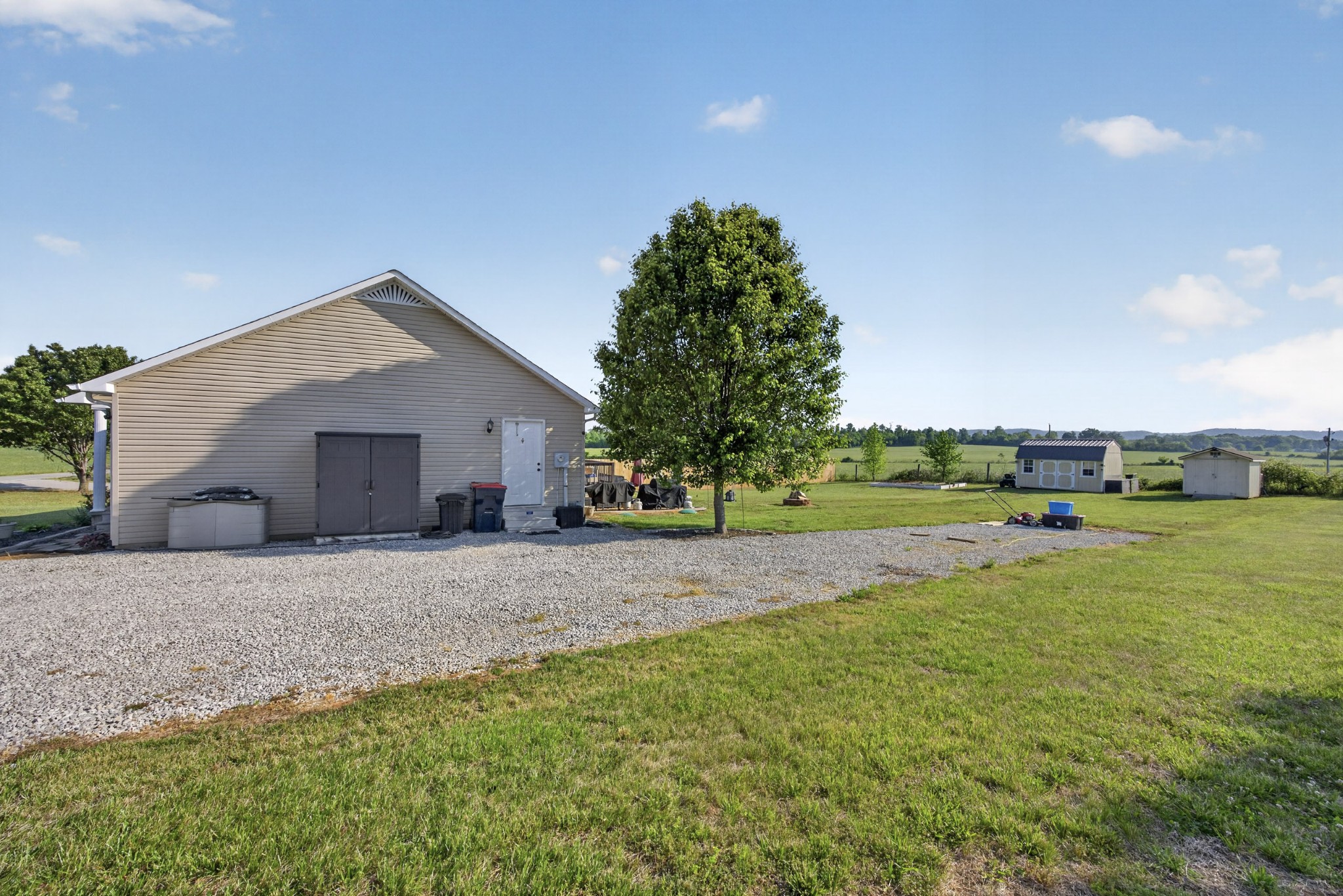 15501 Old Kentucky Road Walling TN 38587