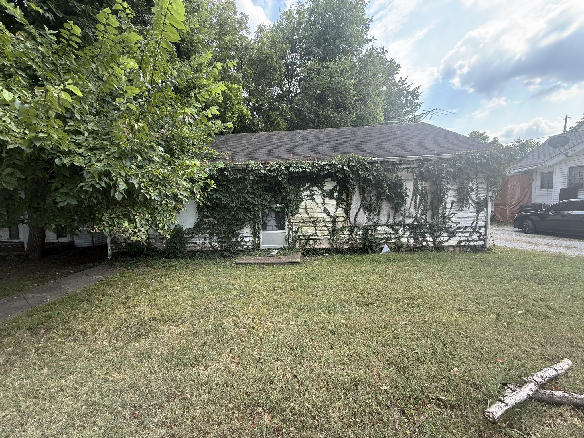 946 Clark Street Clarksville TN 37040