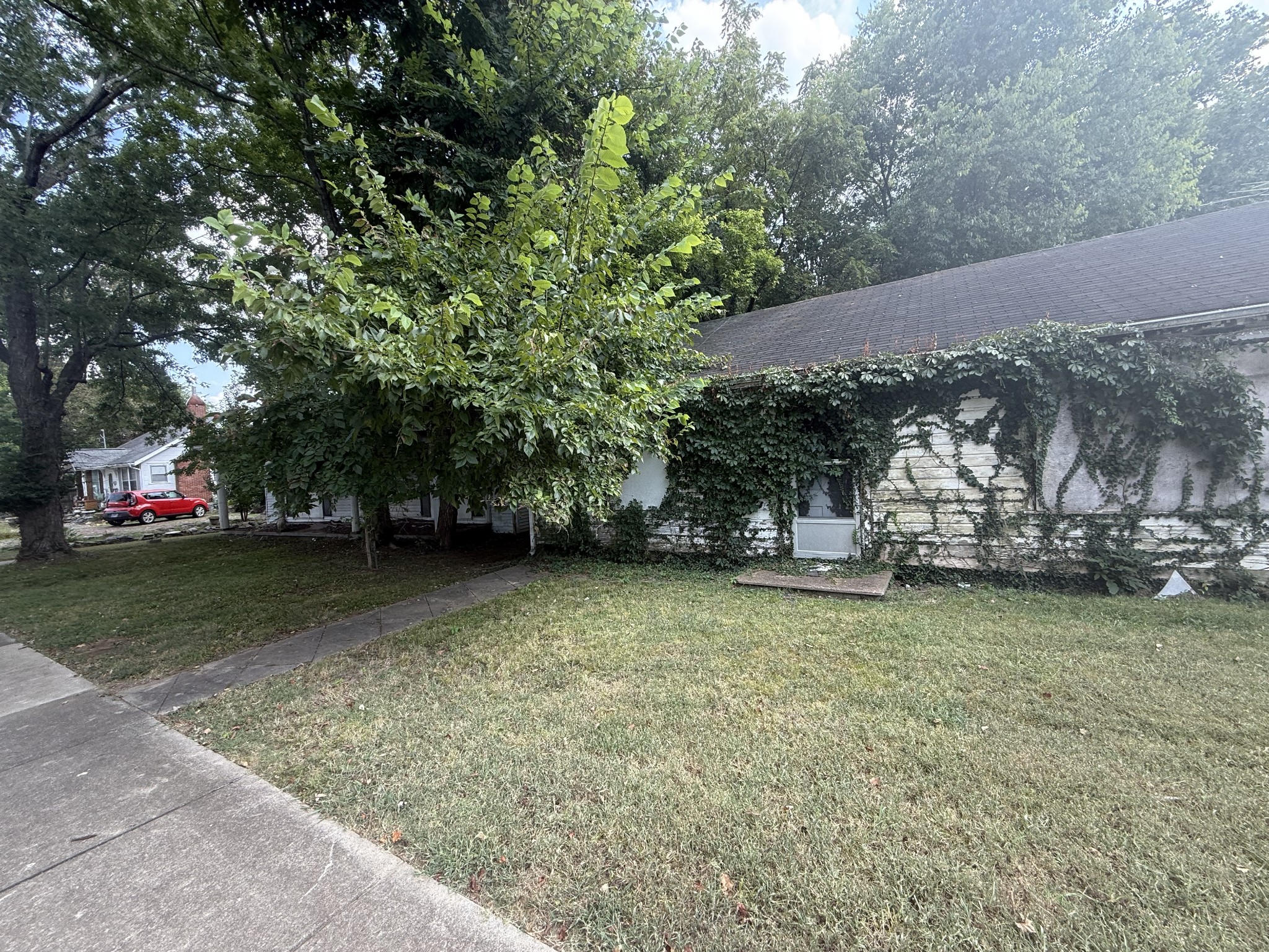946 Clark Street Clarksville TN 37040