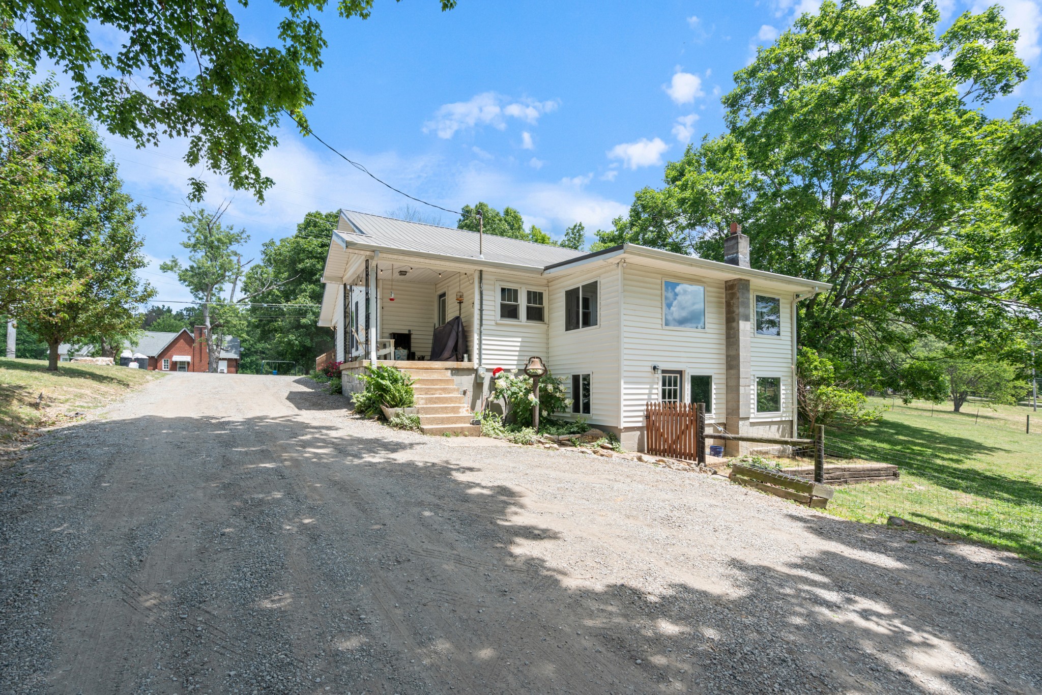 3135 Vanleer Highway Charlotte TN 37036