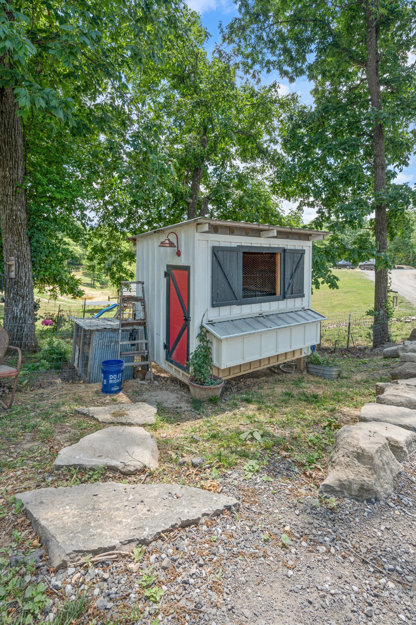 3135 Vanleer Highway Charlotte TN 37036