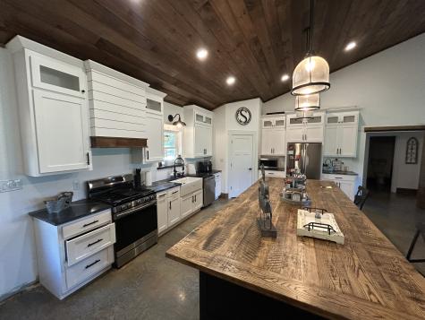 89 Beans Creek View Belvidere TN 37306