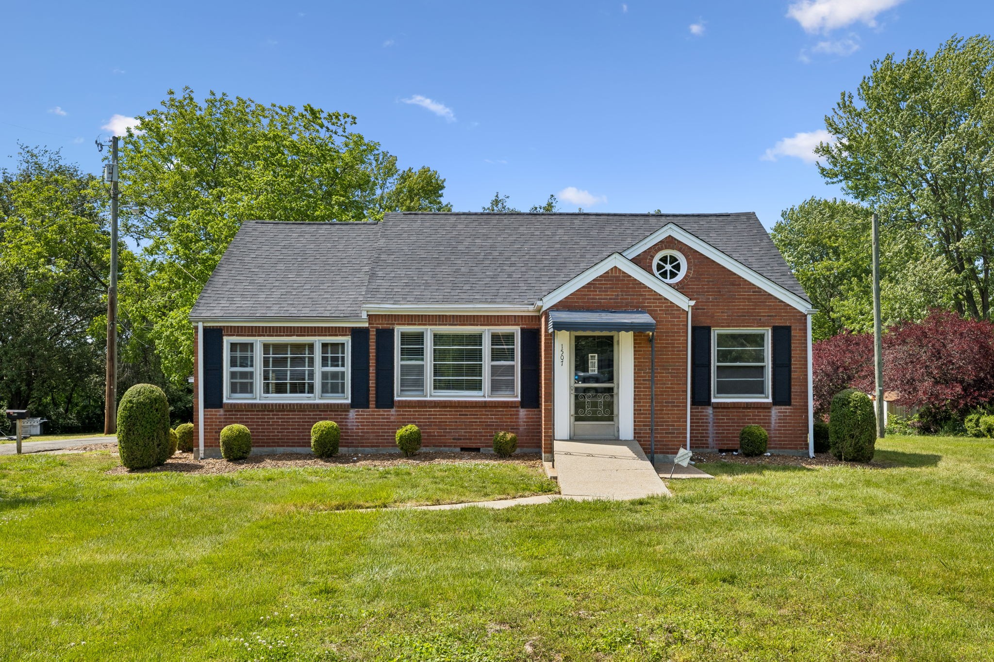 1507 5th Ave, W Springfield TN 37172