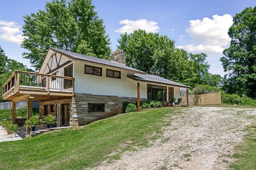 240 Danklefs Lane Sparta TN 38583