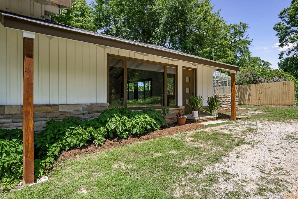 240 Danklefs Lane Sparta TN 38583