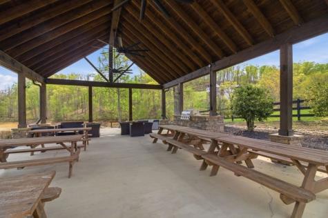 7 Peaceful Point Dandridge TN 37725