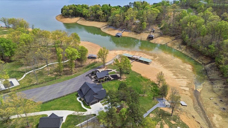 7 Peaceful Point Dandridge TN 37725