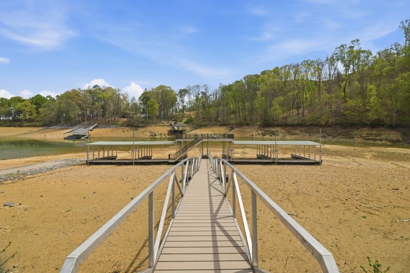 7 Peaceful Point Dandridge TN 37725