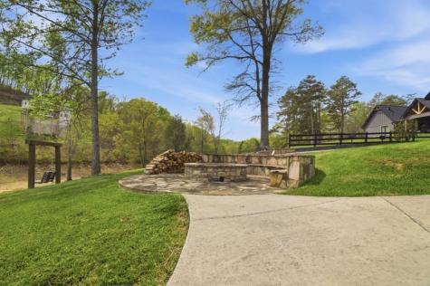 7 Peaceful Point Dandridge TN 37725