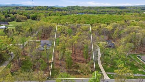 7 Peaceful Point Dandridge TN 37725