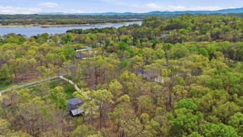7 Peaceful Point Dandridge TN 37725