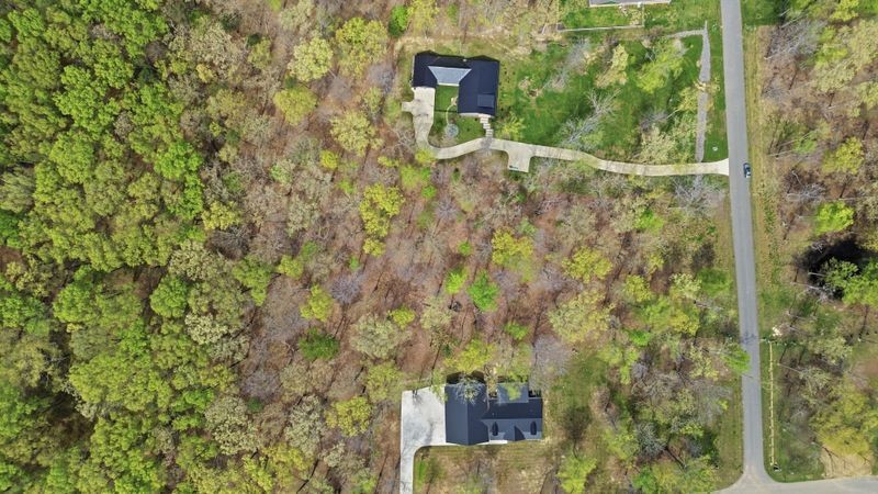 7 Peaceful Point Dandridge TN 37725