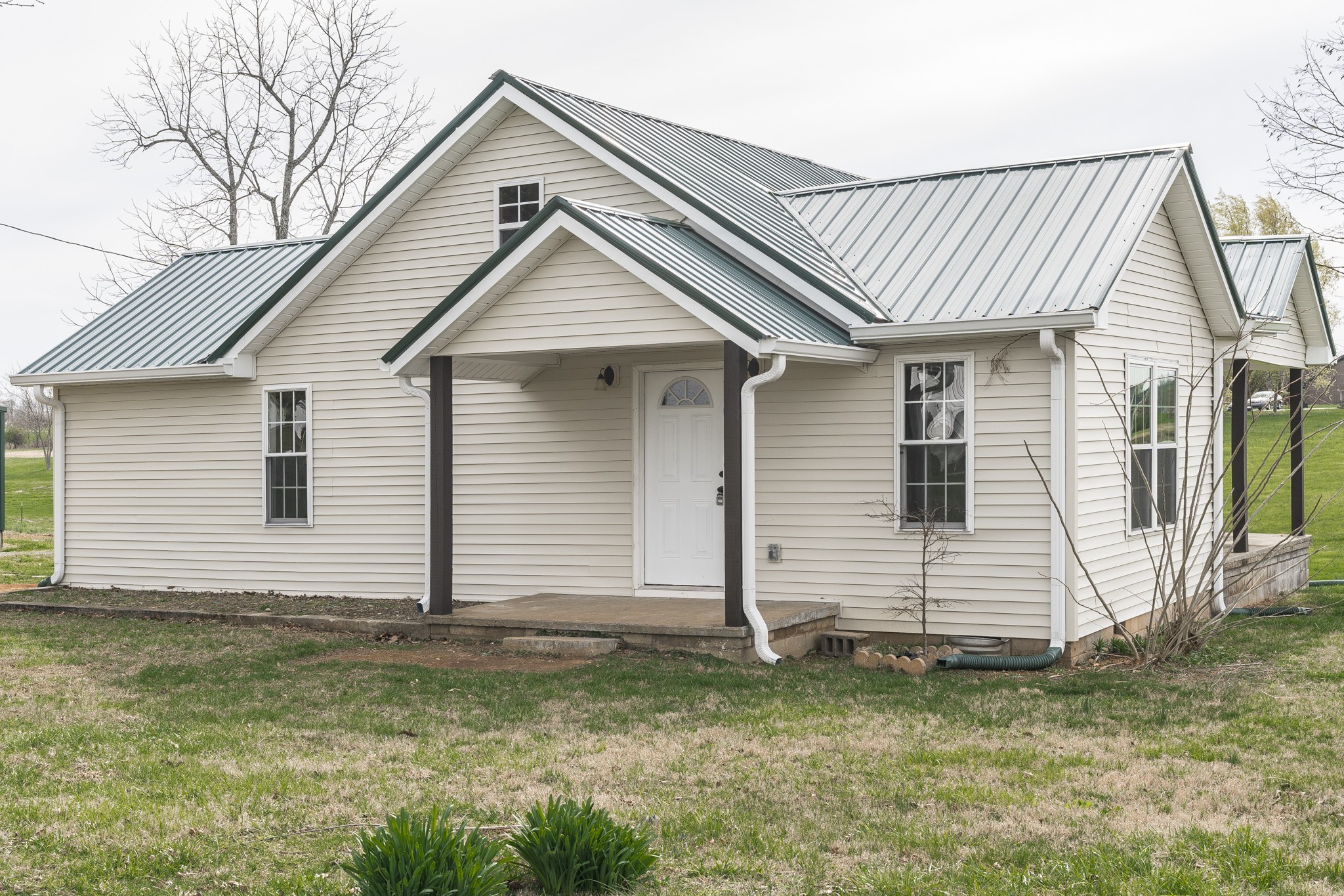 2018 Scottsville Road Lafayette TN 37083