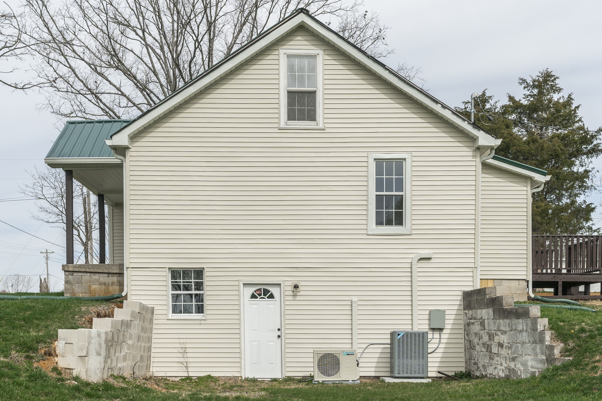 2018 Scottsville Road Lafayette TN 37083