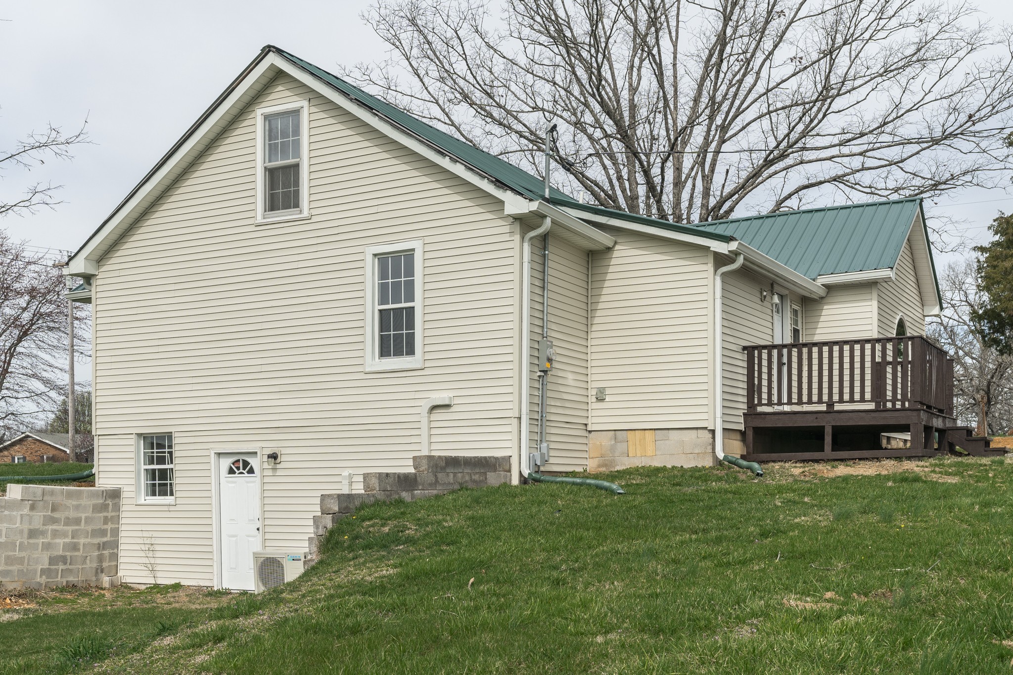 2018 Scottsville Road Lafayette TN 37083