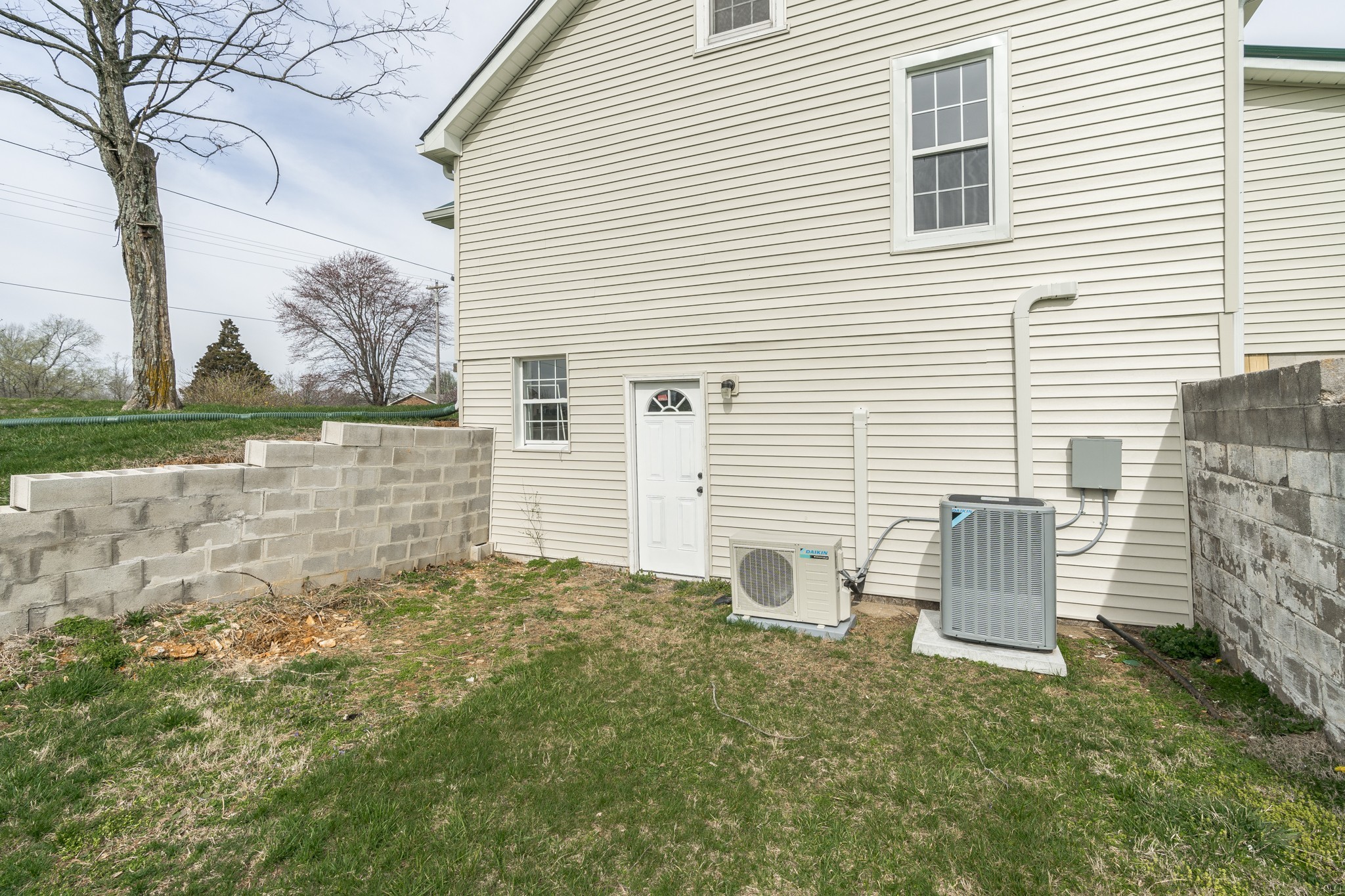 2018 Scottsville Road Lafayette TN 37083