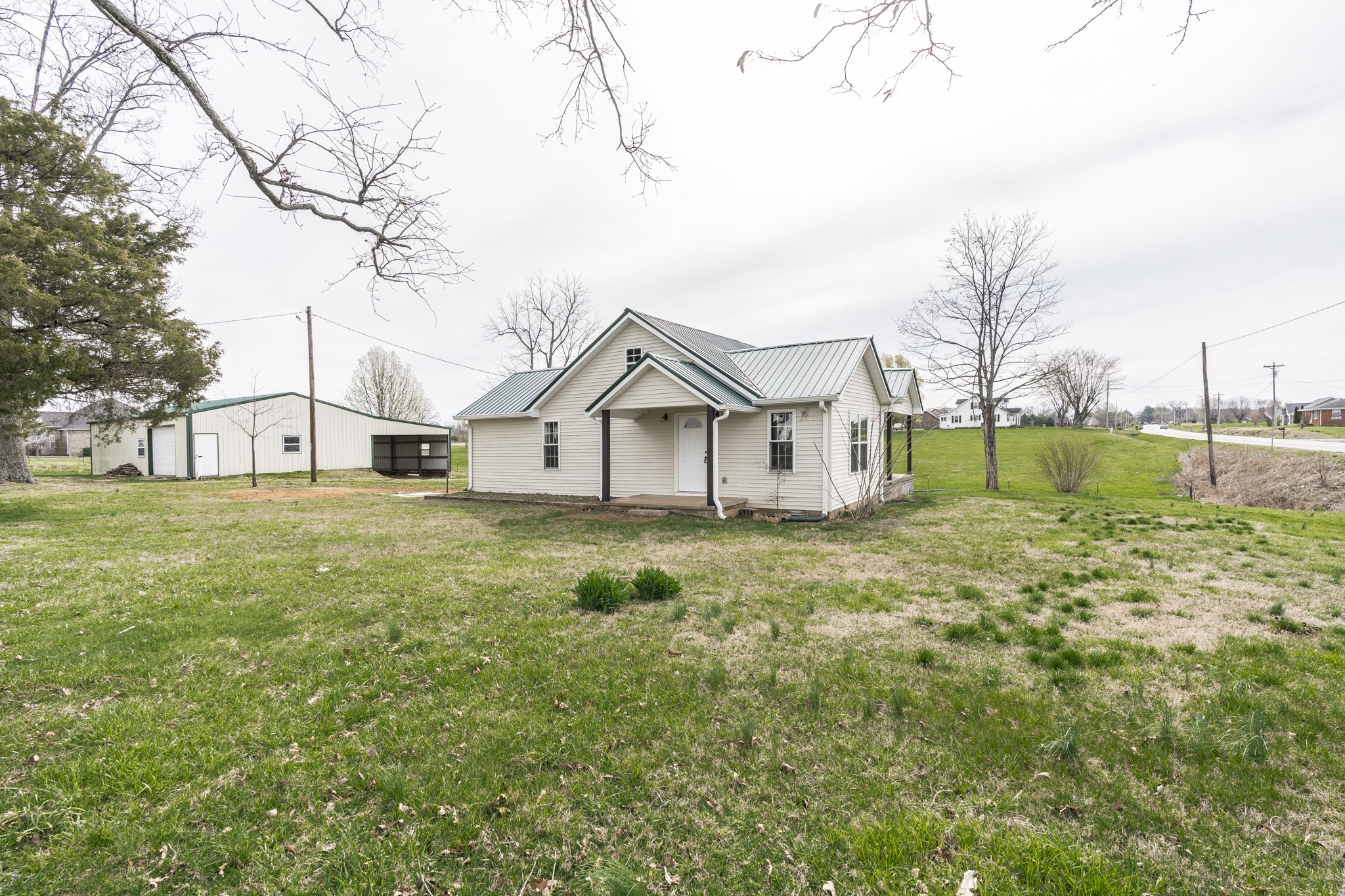 2018 Scottsville Road Lafayette TN 37083