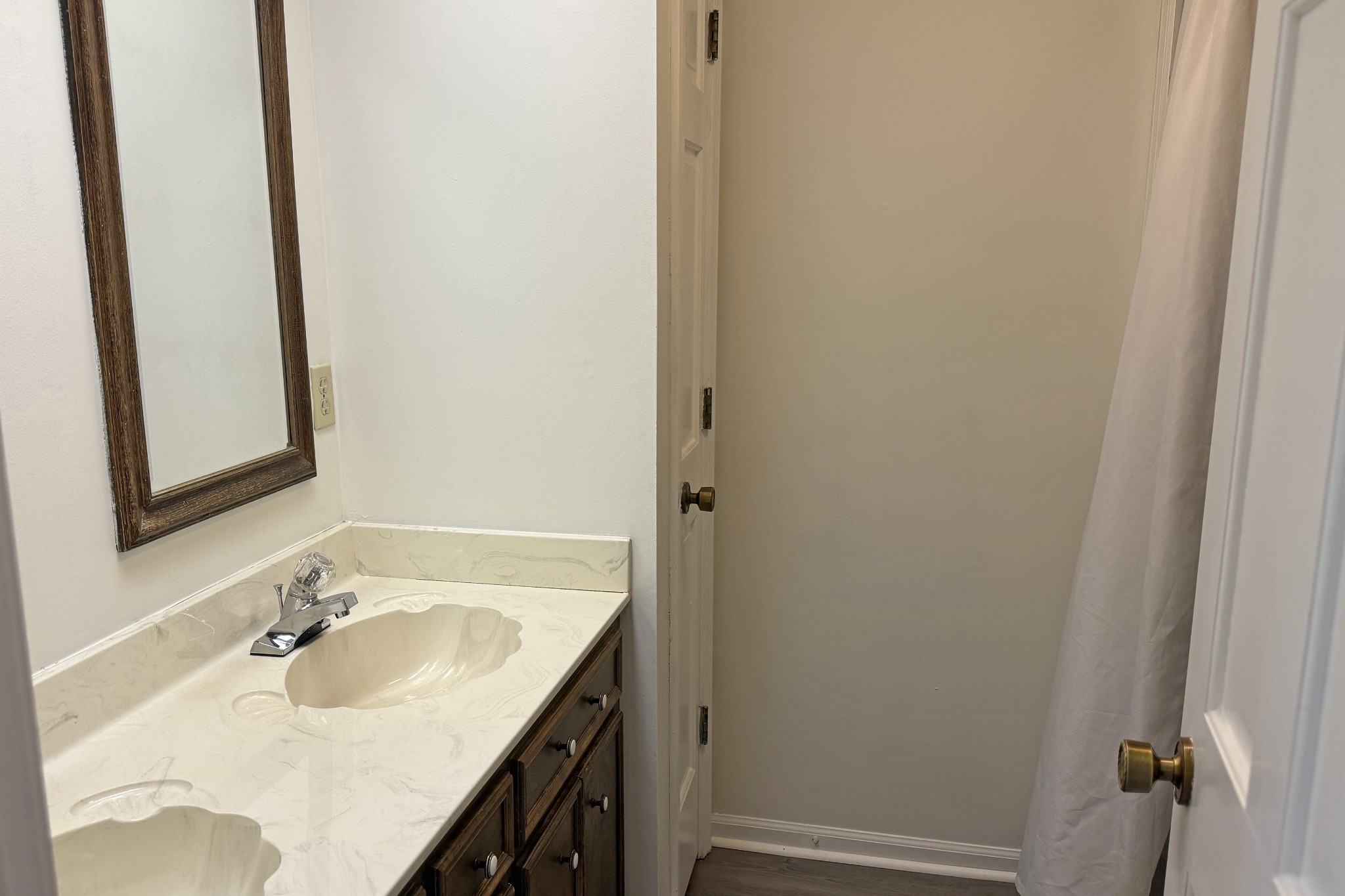 2593 Smiths Grove Road Scottsville KY 42164