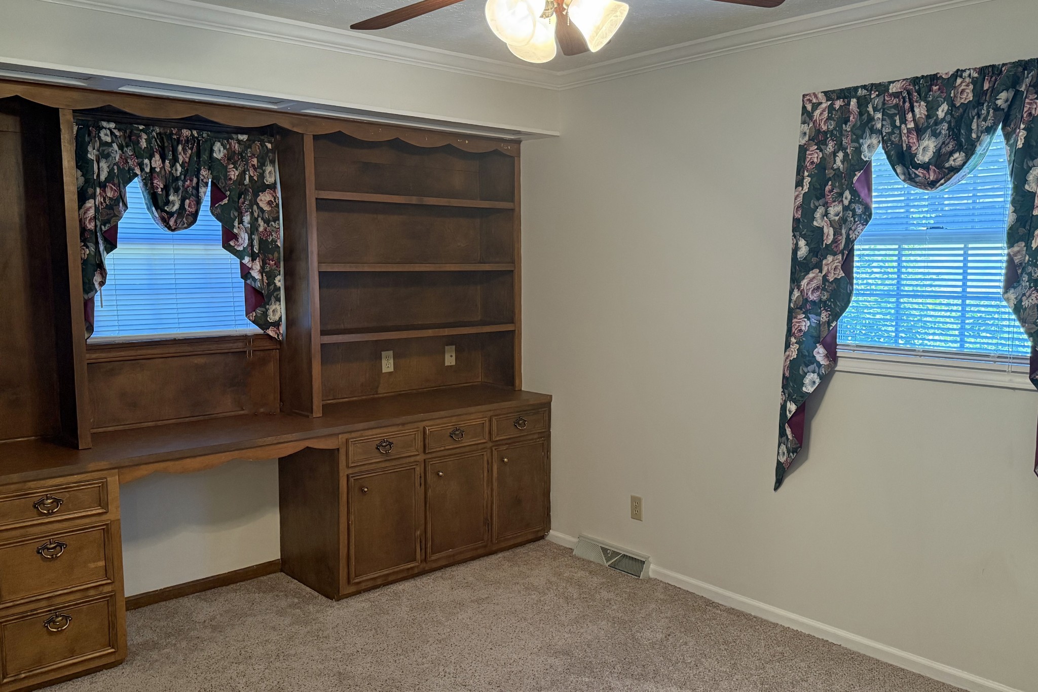 2593 Smiths Grove Road Scottsville KY 42164