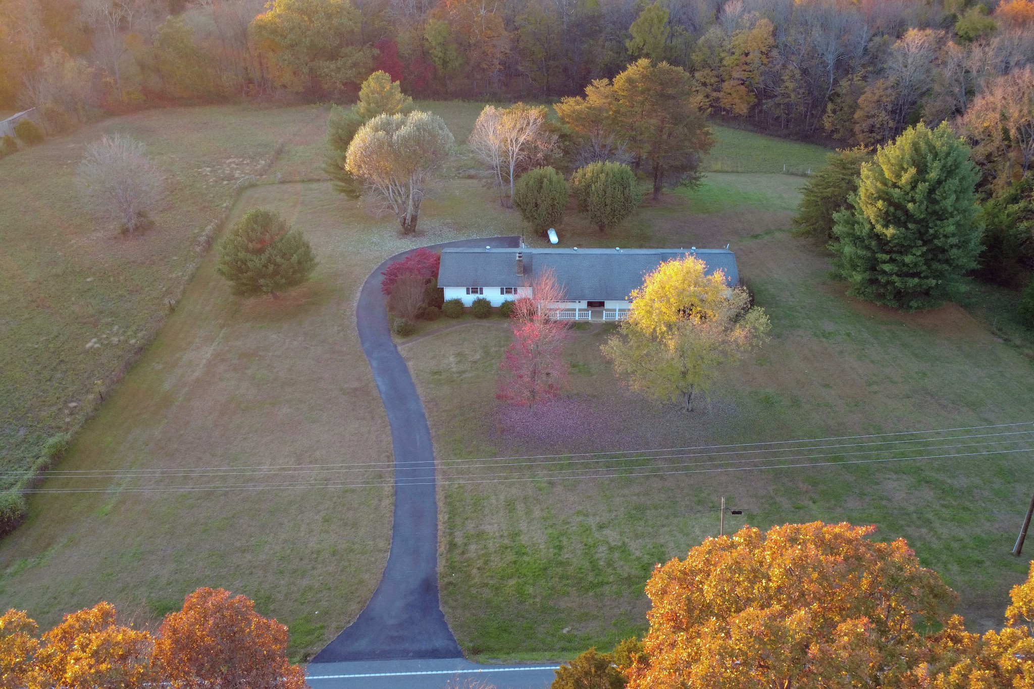 2593 Smiths Grove Road Scottsville KY 42164