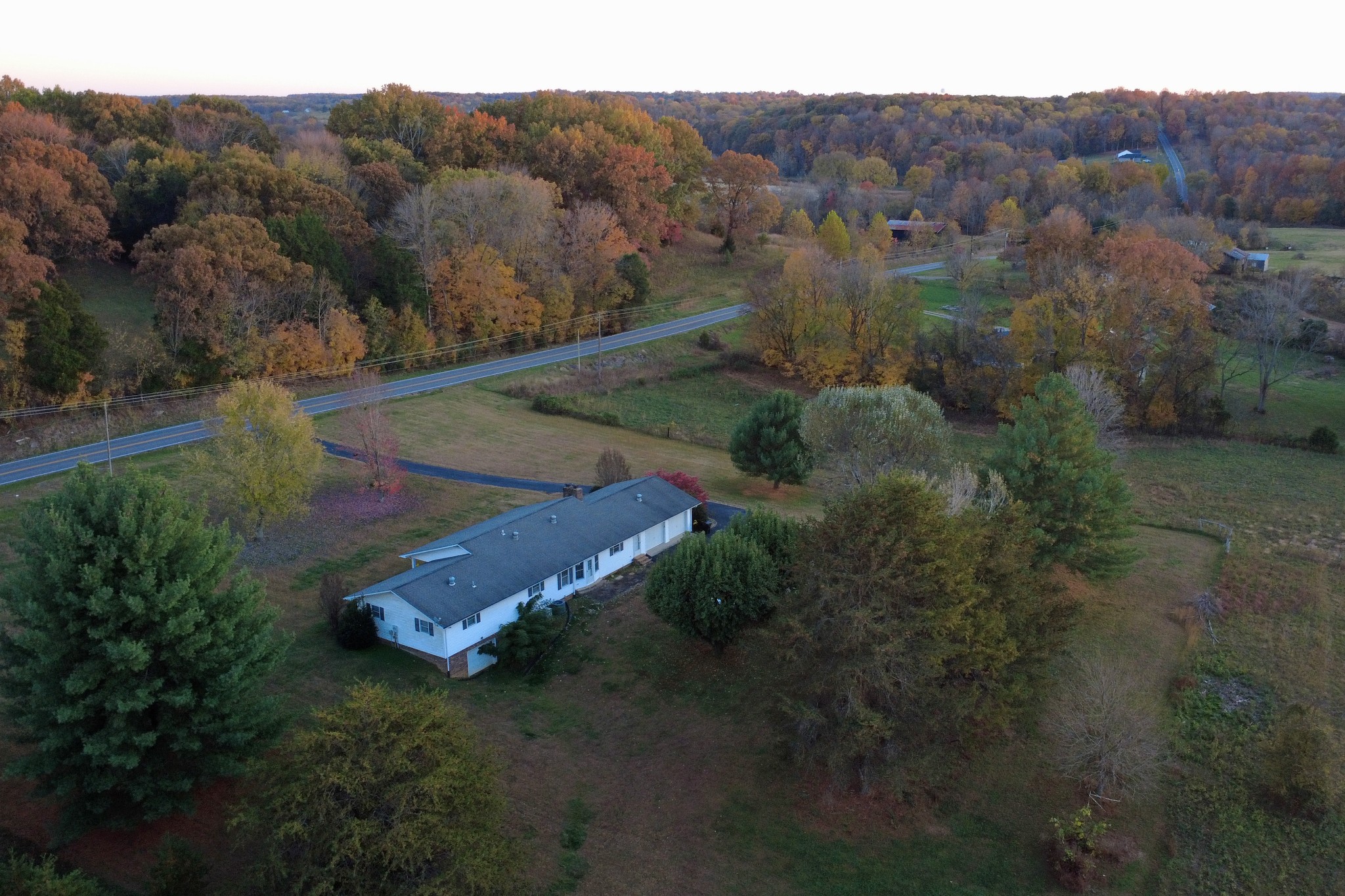 2593 Smiths Grove Road Scottsville KY 42164