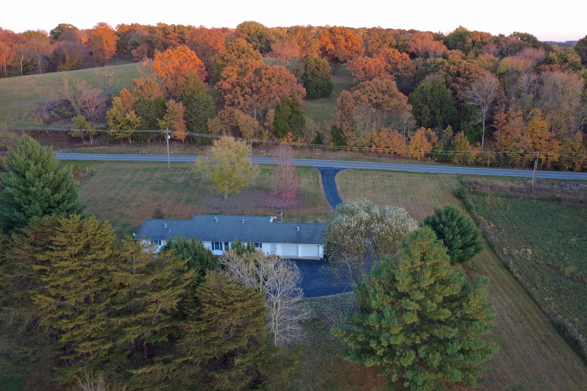 2593 Smiths Grove Road Scottsville KY 42164