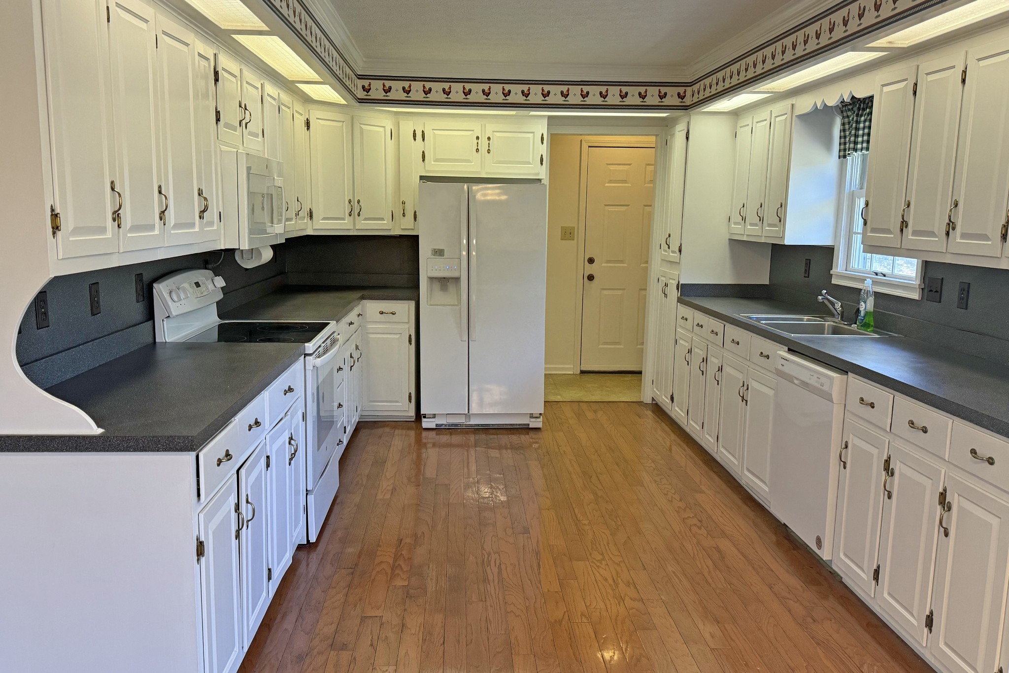 2593 Smiths Grove Road Scottsville KY 42164