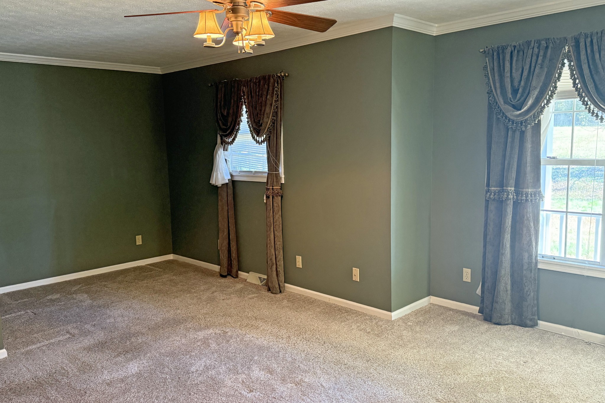 2593 Smiths Grove Road Scottsville KY 42164