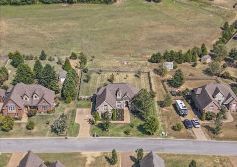516 Falcon Creek Lebanon TN 37087