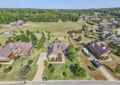 516 Falcon Creek Lebanon TN 37087