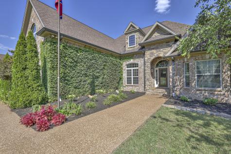 516 Falcon Creek Lebanon TN 37087