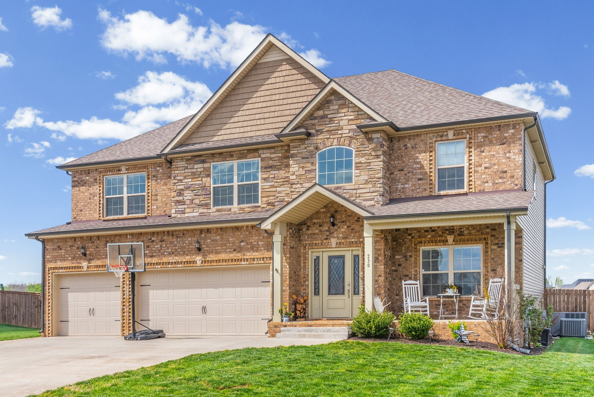 230 Cotoneaster Lane Clarksville TN 37043